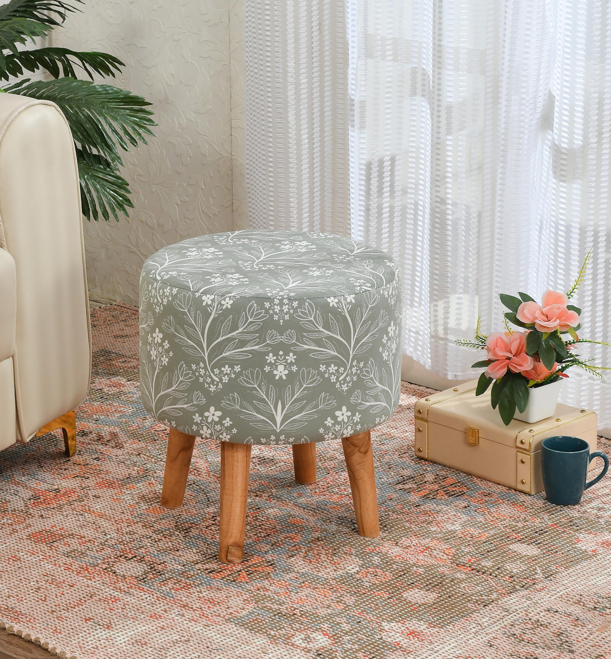 NACIA Elegant Ottoman Stool - Soft Cushioned Top for Seating & Footrest - Space-Saving, Stylish Design for Living Room, Bedroom & Office Spaces