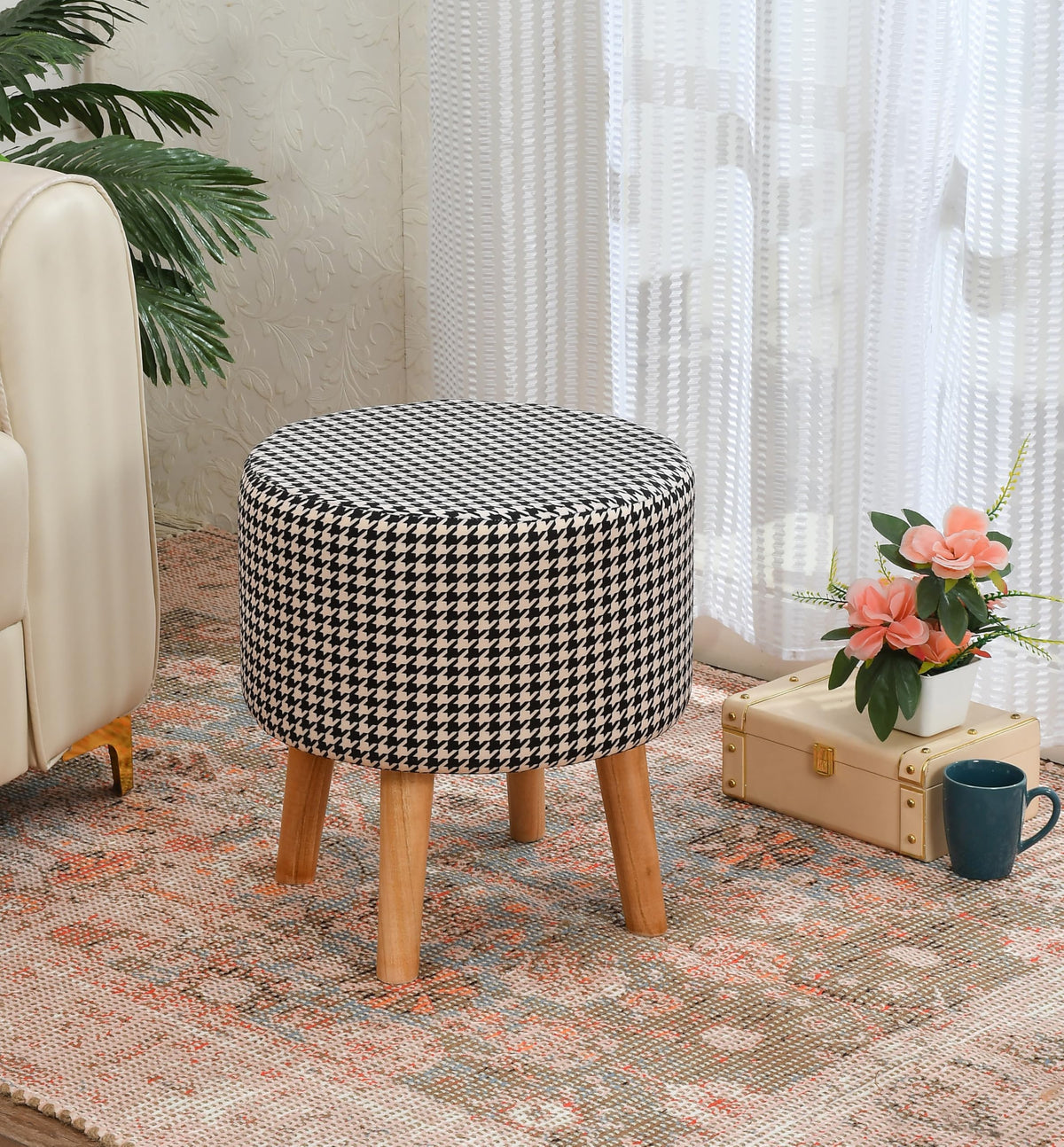 NACIA Elegant Ottoman Stool - Soft Cushioned Top for Seating & Footrest - Space-Saving, Stylish Design for Living Room, Bedroom & Office Spaces
